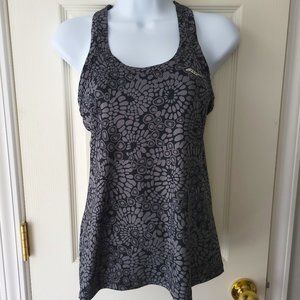 Sz S Saucony running tank